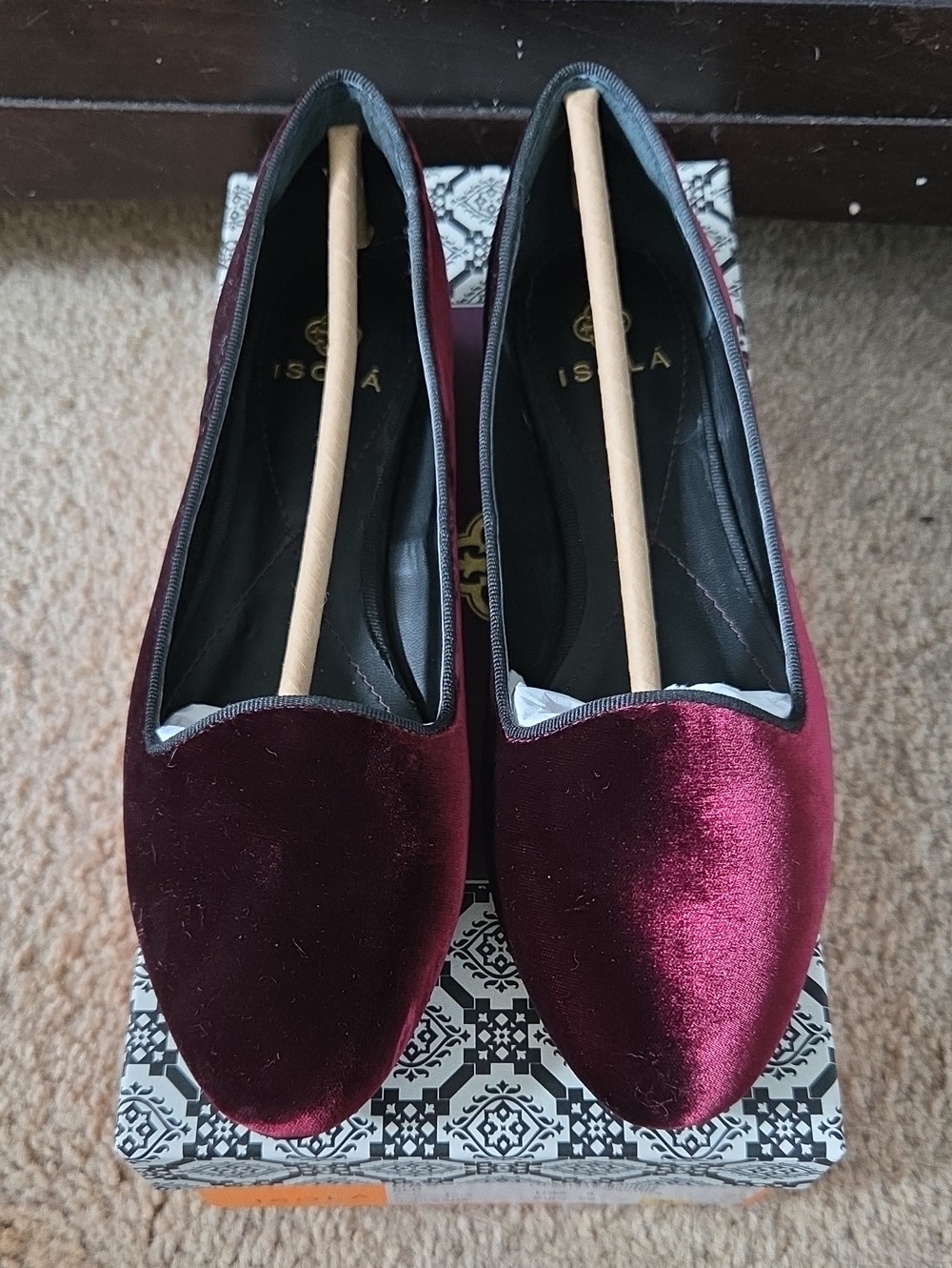 Isola Casoria Velvet Smoking Loafers Flats Bordeaux Red Sz 8